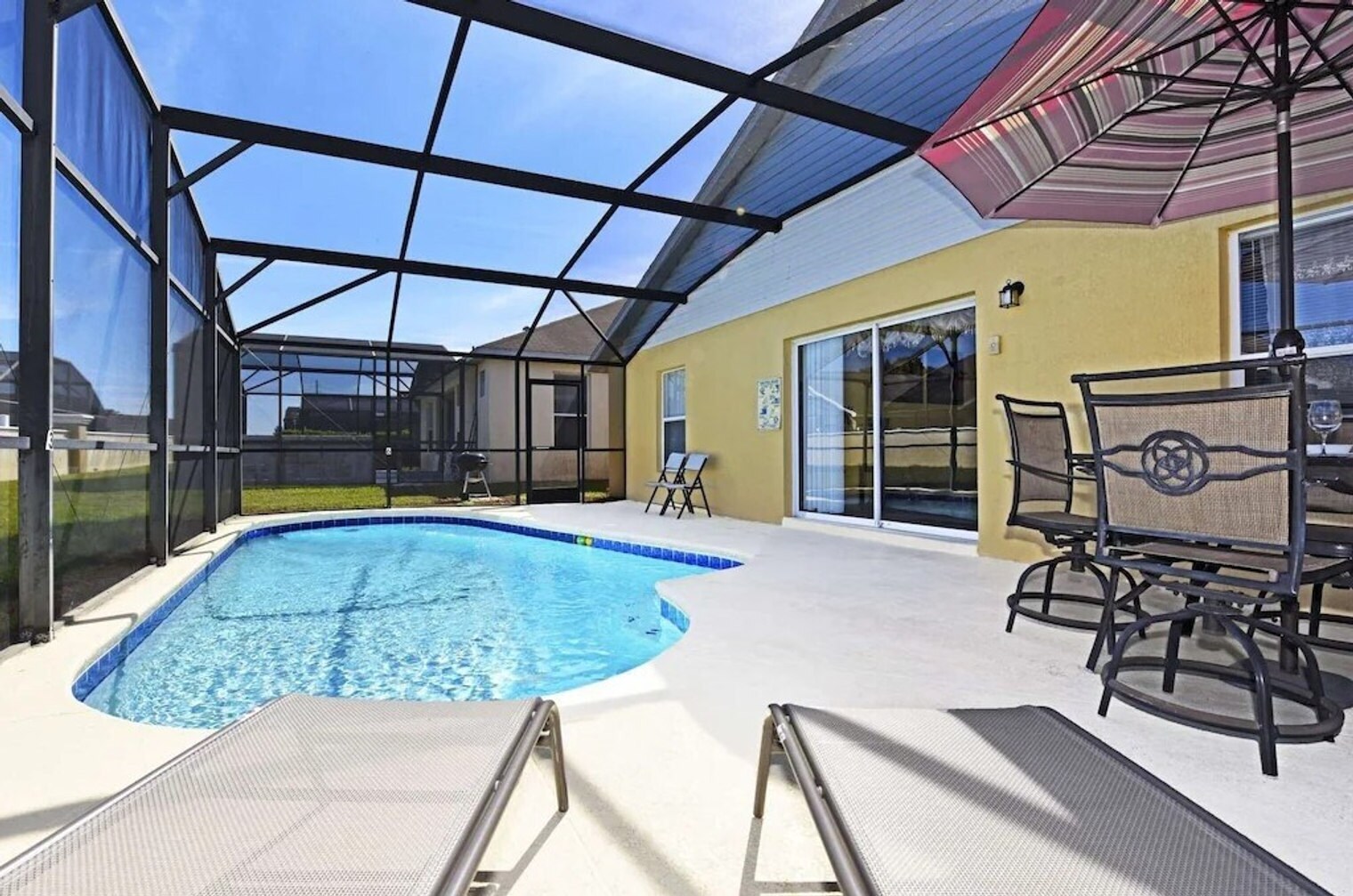 Building Photo - 8160 Fan Palm Way