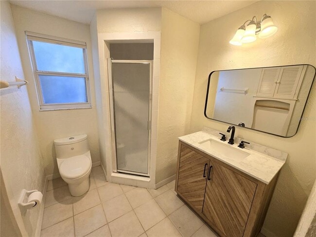 Building Photo - 3616 Royal Palm Dr