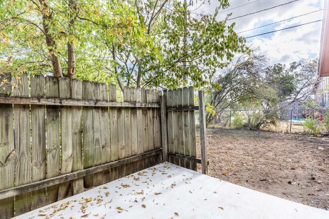 Building Photo - 6201 Berkett Cove