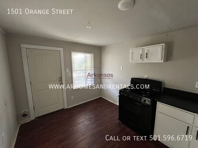 Building Photo - 1501 Orange Street-