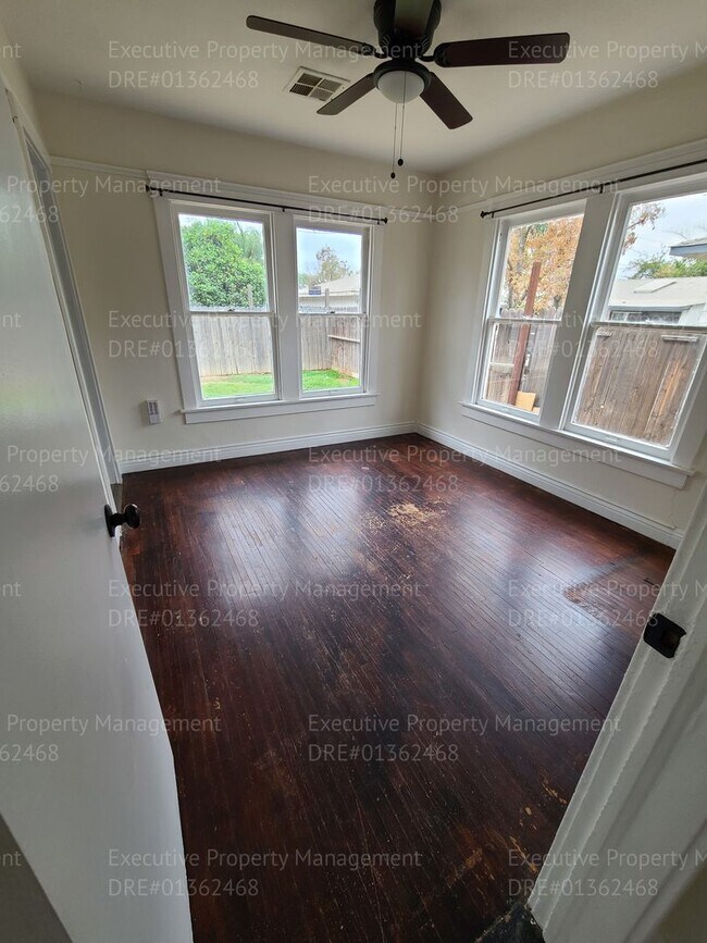 Building Photo - 217 Jefferson St