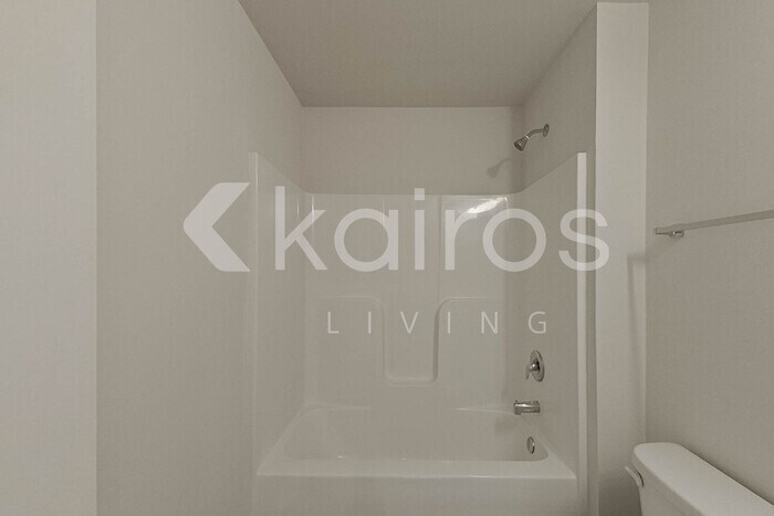 Building Photo - 2537 Provence Dr SE