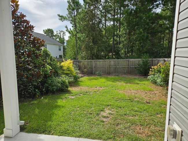 Building Photo - 3 Bedroom/2.5 Bath - Holly Ridge - The Lan...