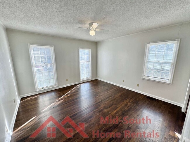 Building Photo - 135 S Greer St