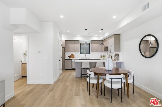 Building Photo - 3842 Don Tomaso Dr