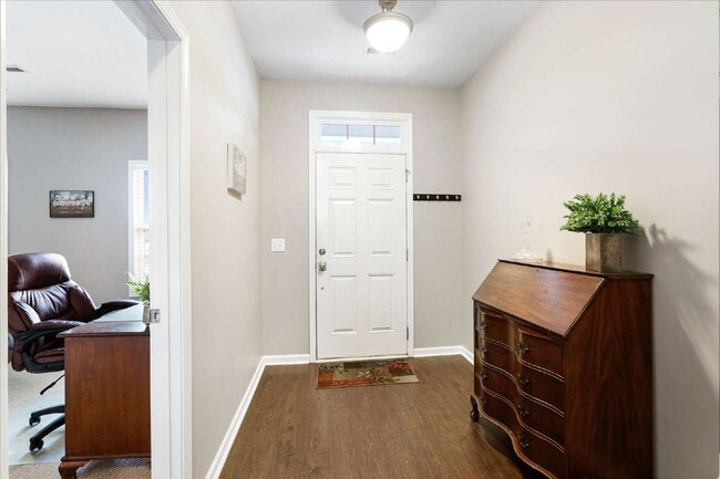 Building Photo - Charming 3-Bed/3.5 Bath Townhouse with 211...