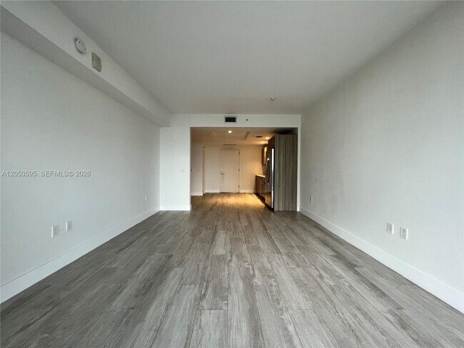 Building Photo - 121 NE 34th St