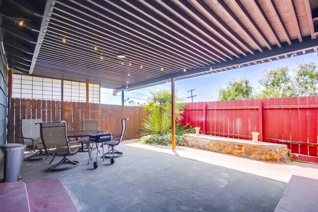 Building Photo - 5551 Churchward St