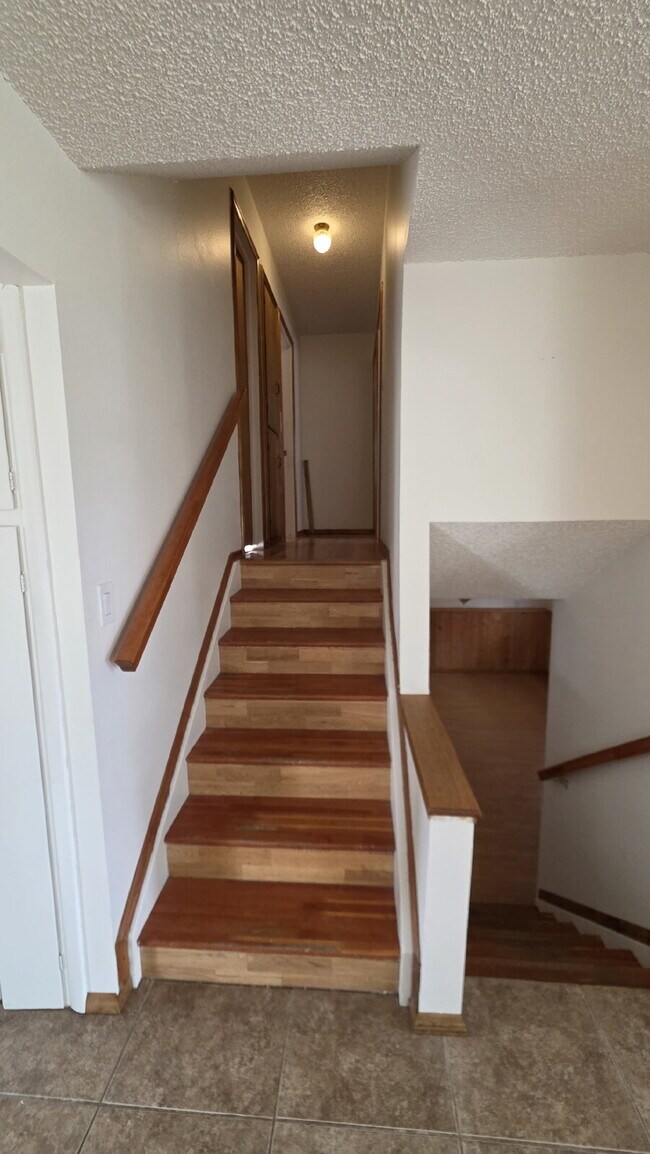 Building Photo - Spacious 3 Bed/ 3 Bath in Widefield Cul-de-Sac