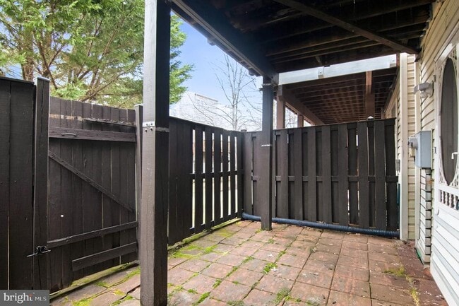 Building Photo - 2558 Banshire Dr