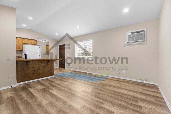 Building Photo - 2 Bedroom 1 Bath Home with Off-Street Parking Available in Coeur d'Alene!