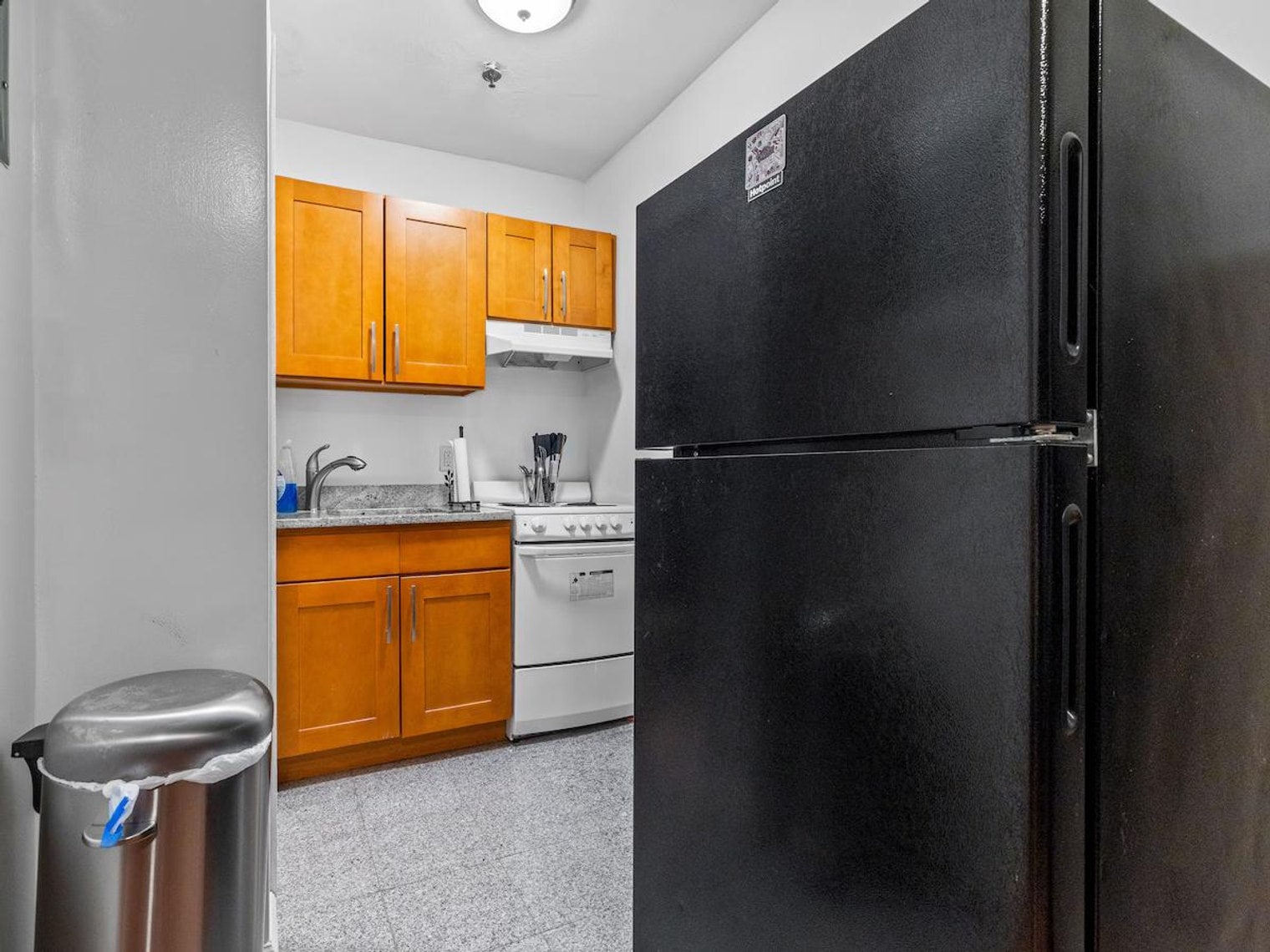 Building Photo - 50 Stuart St