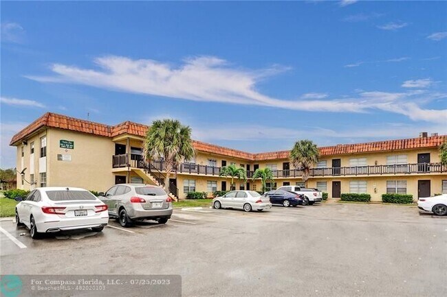Building Photo - 1335 S Dixie Hwy