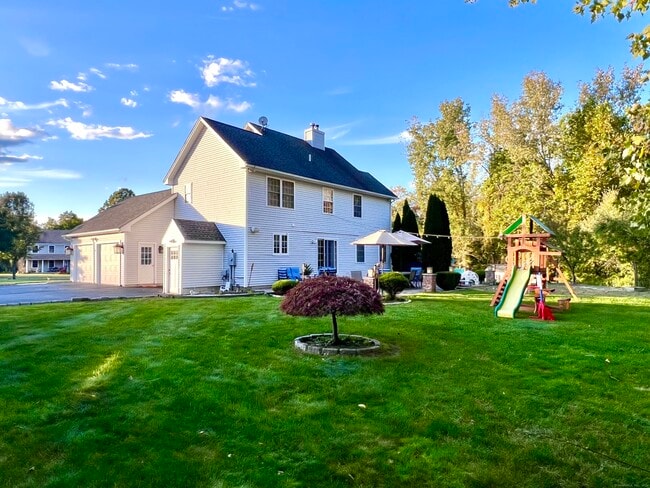 Building Photo - 4 Cobblestone Ct
