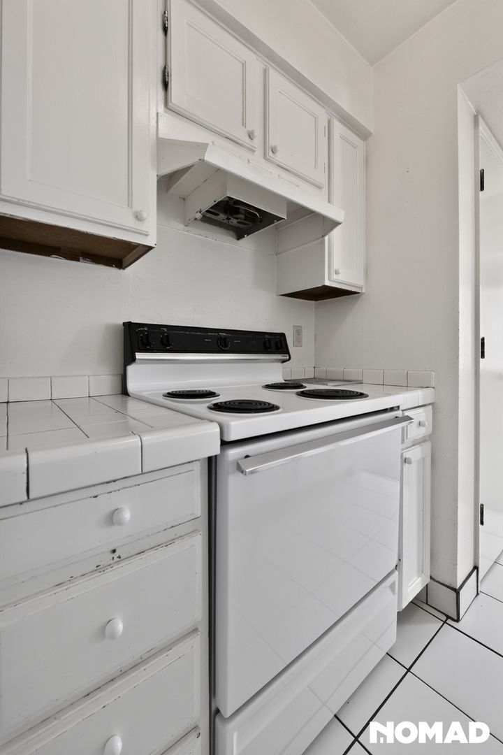 Building Photo - 6640 Calle Ln