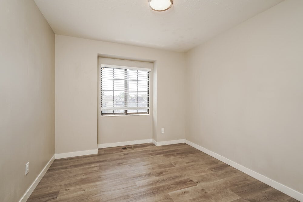 Building Photo - 149 N 400 W