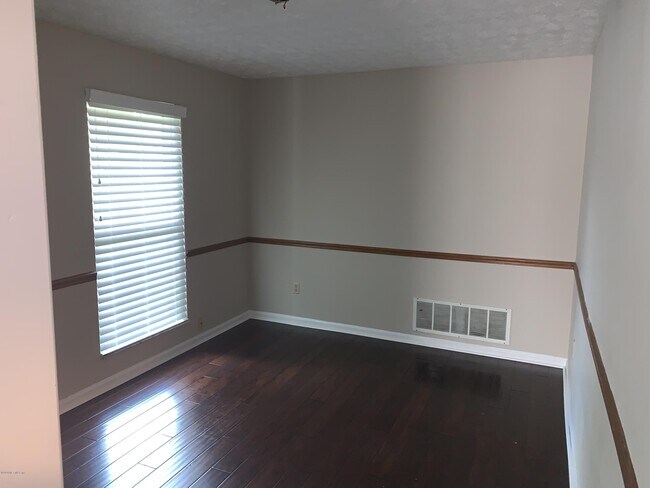 Building Photo - 321 Foxridge Rd