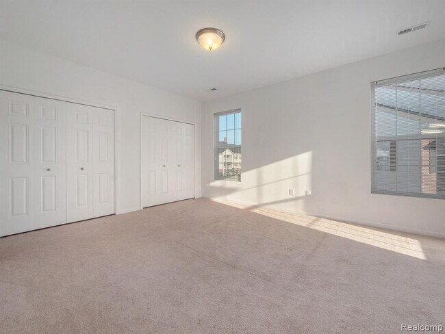 Building Photo - 964 W Summerfield Gln Cir