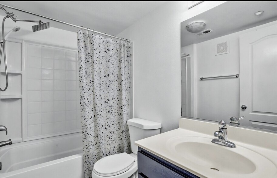 Building Photo - 1572 Hackberry Pl