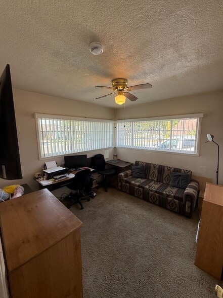 Building Photo - 8917 Reydon St