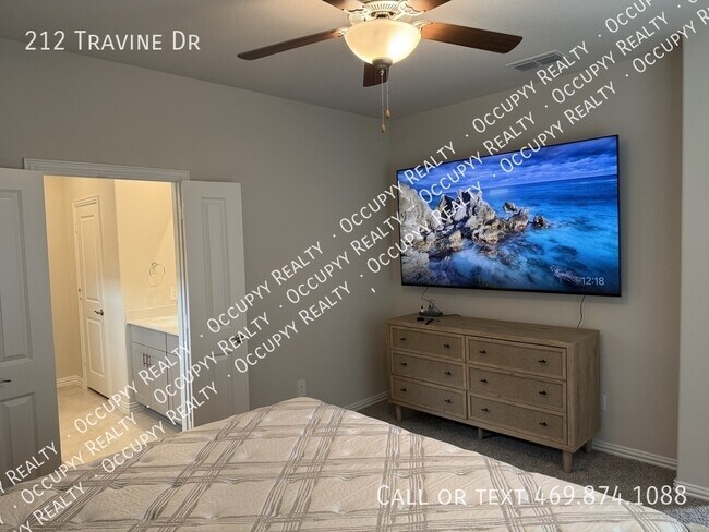 Building Photo - 212 Travine Dr