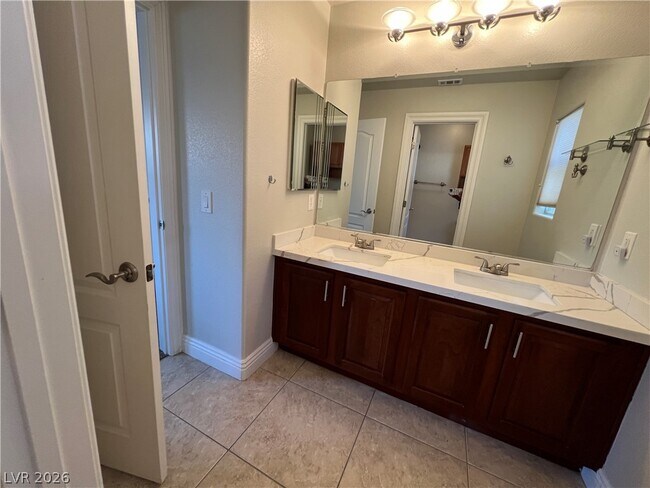 Building Photo - 9460 Glendora Valley St