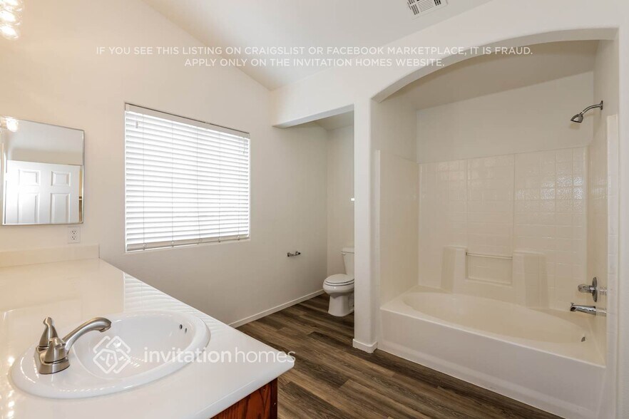 Building Photo - 6181 Arlington Ash St