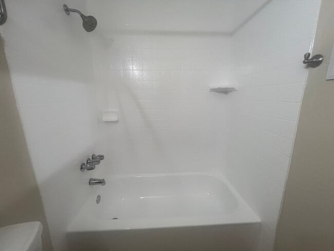 Building Photo - Beautiful 2 Bedroom UPGRADED condo for rent!
