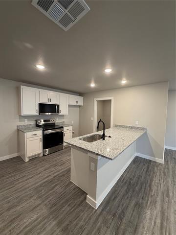 Building Photo - 3058 Glennster St