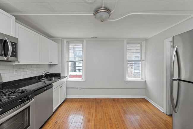 Building Photo - 1711 S Laflin St