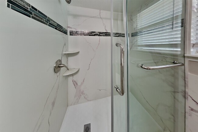 Building Photo - 14118 Barkerview Ct