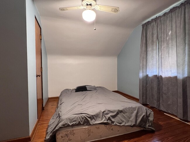 Building Photo - 1135 Sunset Dr