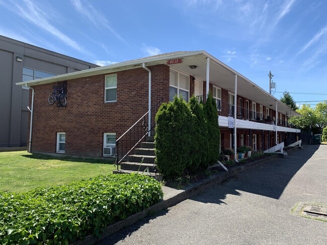 Building Photo - 4717 44th Ave SW