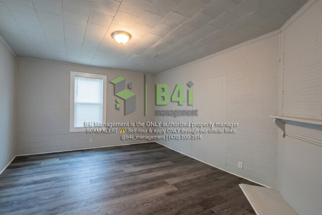 Building Photo - 108 International St