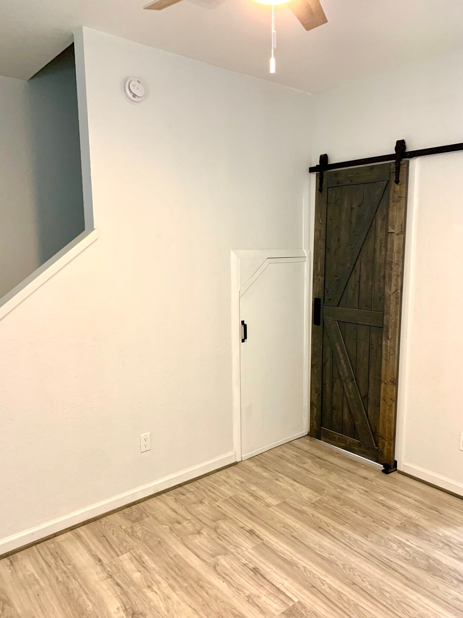 Building Photo - 156 Tynes St