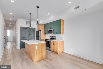 Building Photo - 1223 W Lehigh Ave