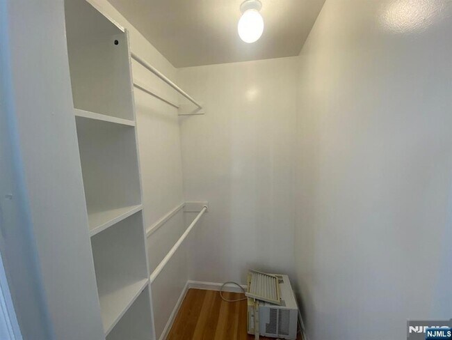 Building Photo - 29 High St