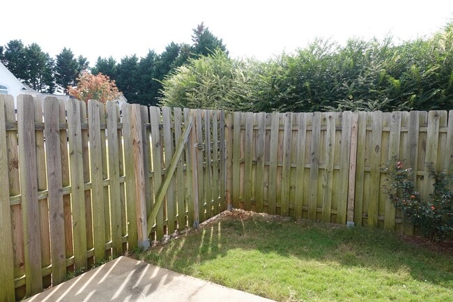 Building Photo - 30 Cedar Rock Dr