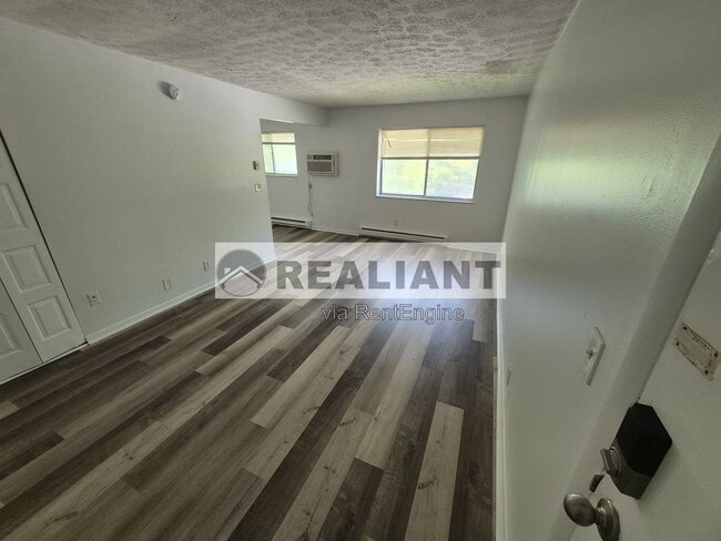 Building Photo - 922 Highland Ave