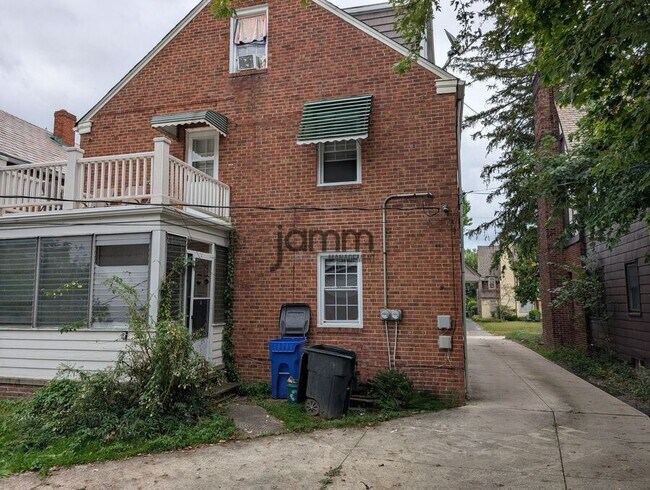 Building Photo - 3580 Normandy Rd