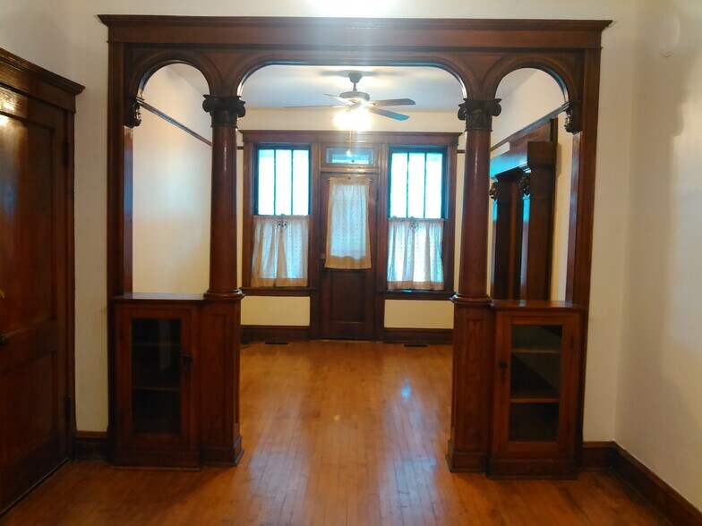 Building Photo - 2626 W Iowa St