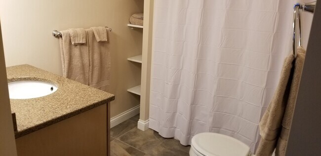 Building Photo - 1045 Marquette St