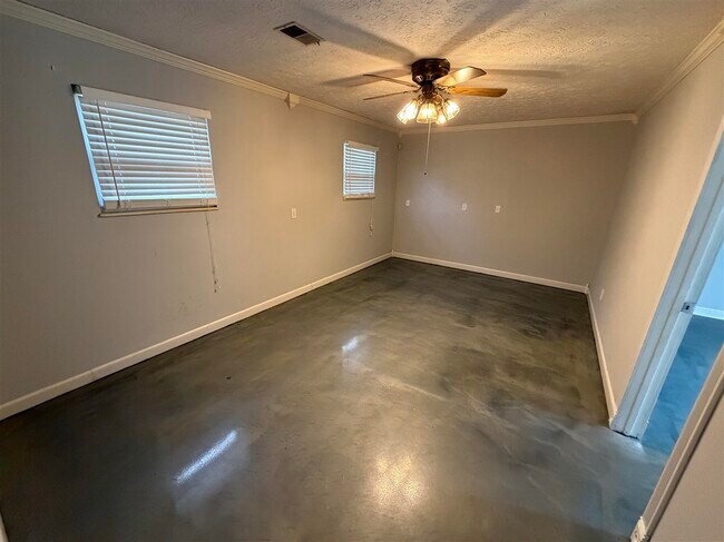 Building Photo - 2600 Northern Rd