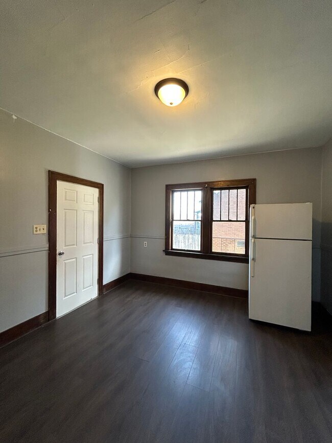 Building Photo - Updated 3-Bedroom, 1-Bathroom Home – $1,40...