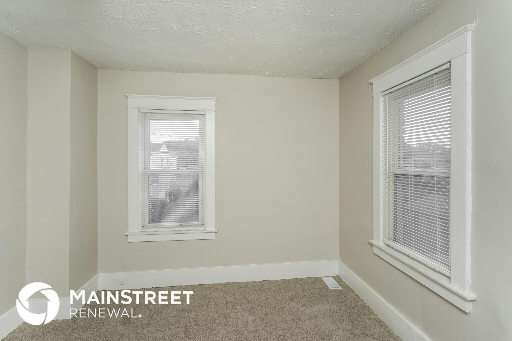 Building Photo - 1812 W Gaulbert Ave