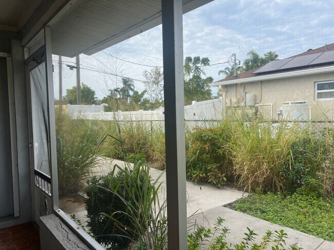 Building Photo - Lovely 2BR2BT South Venice home!