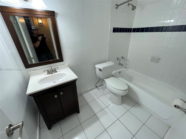 Building Photo - 8605 SW 68th Ct