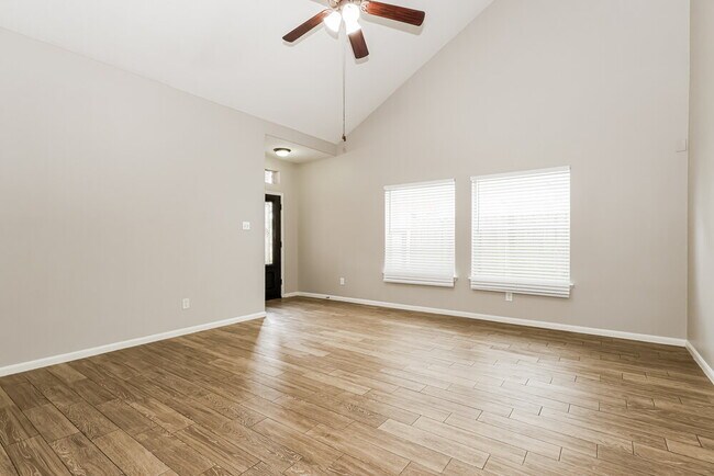 Building Photo - 10518 Southway Bend Ln