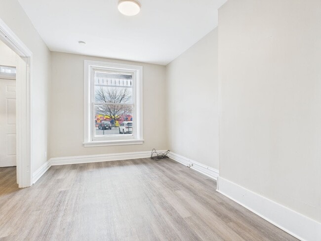 Building Photo - Spacious 4 Bedroom Single Family on Susquehanna St with Off Street Parking