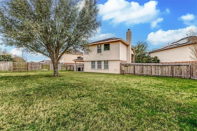 Building Photo - 6303 Applewood Forest Dr